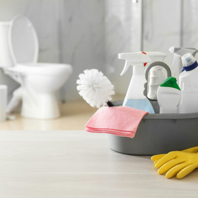 Helpful tips for choosing the right bathroom cleaner